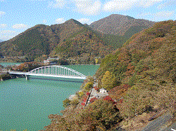 丹沢湖と橋